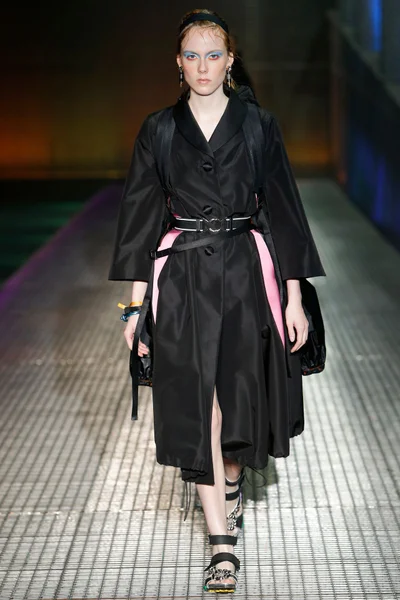 Look 49